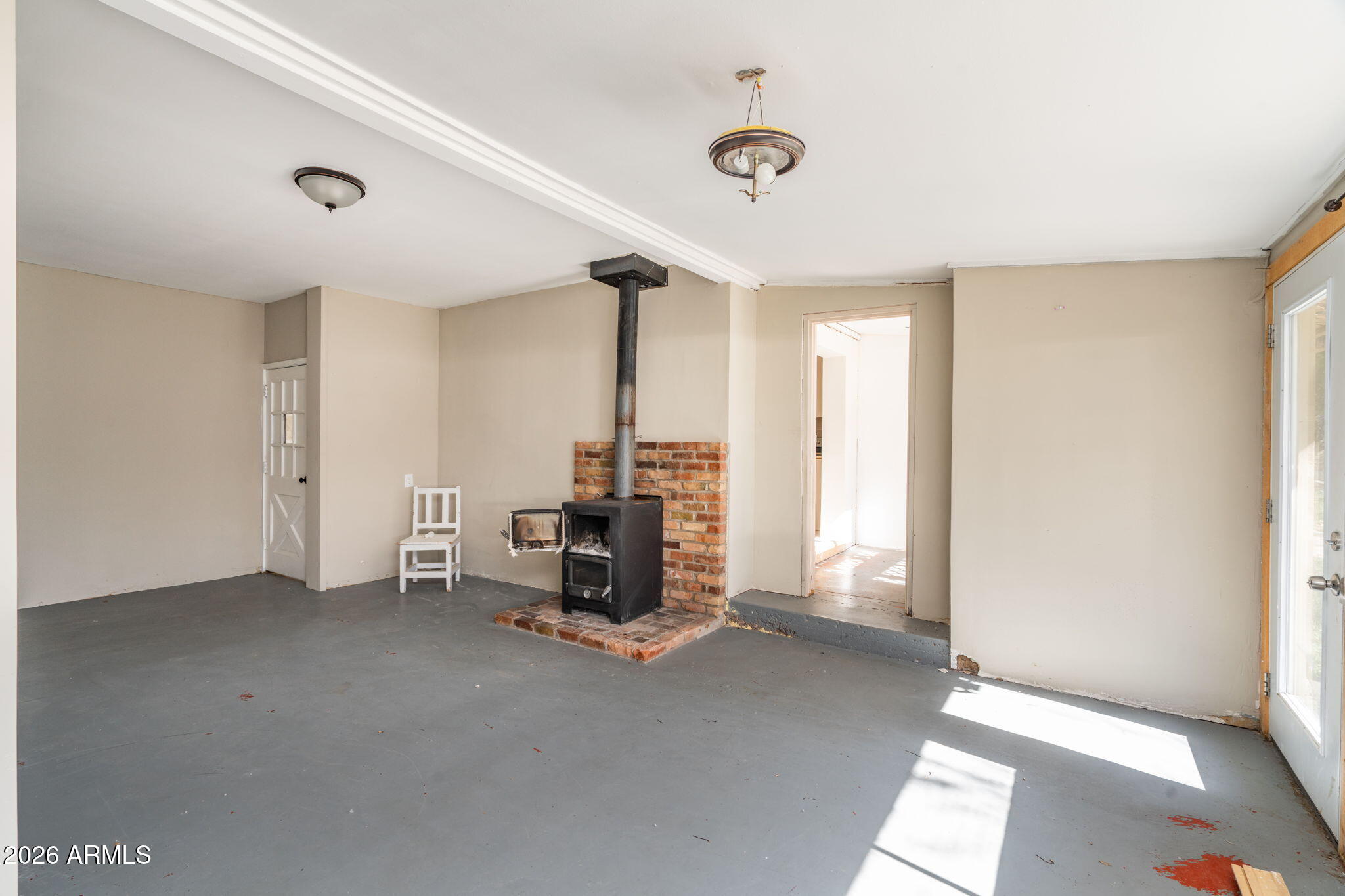 3775 East Sycamore Lane Rimrock, AZ 86335 - Photo 19 of 40 a view of a livingroom with furniture