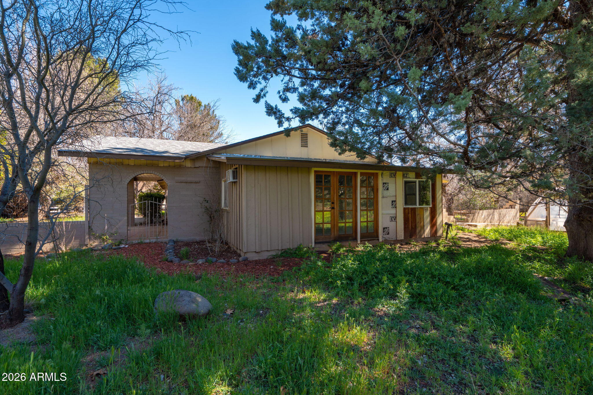 3775 East Sycamore Lane Rimrock, AZ 86335 - Photo 31 of 40 a front view of house with yard and green space