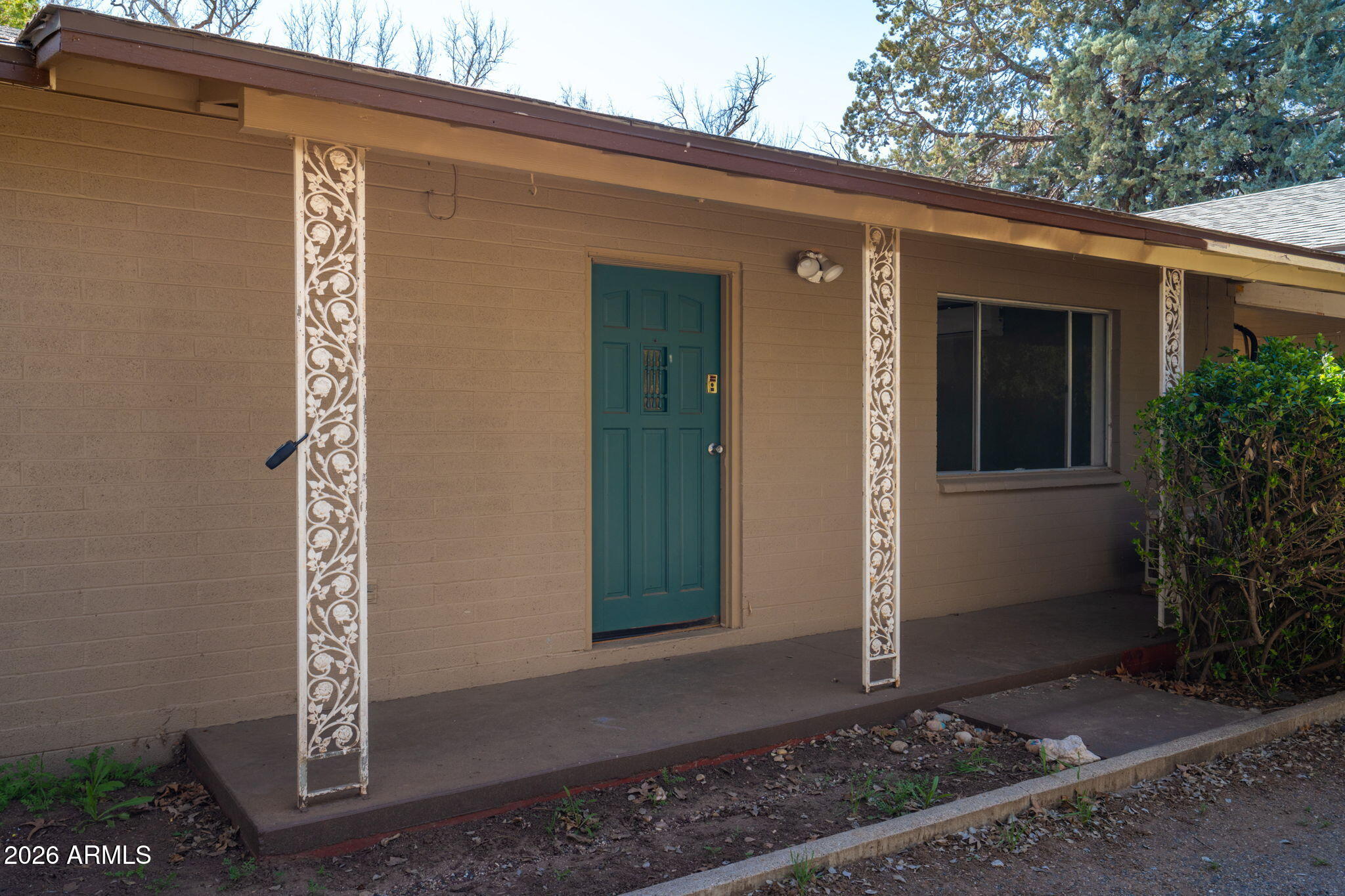 3775 East Sycamore Lane Rimrock, AZ 86335 - Photo 5 of 40 a front view of a house