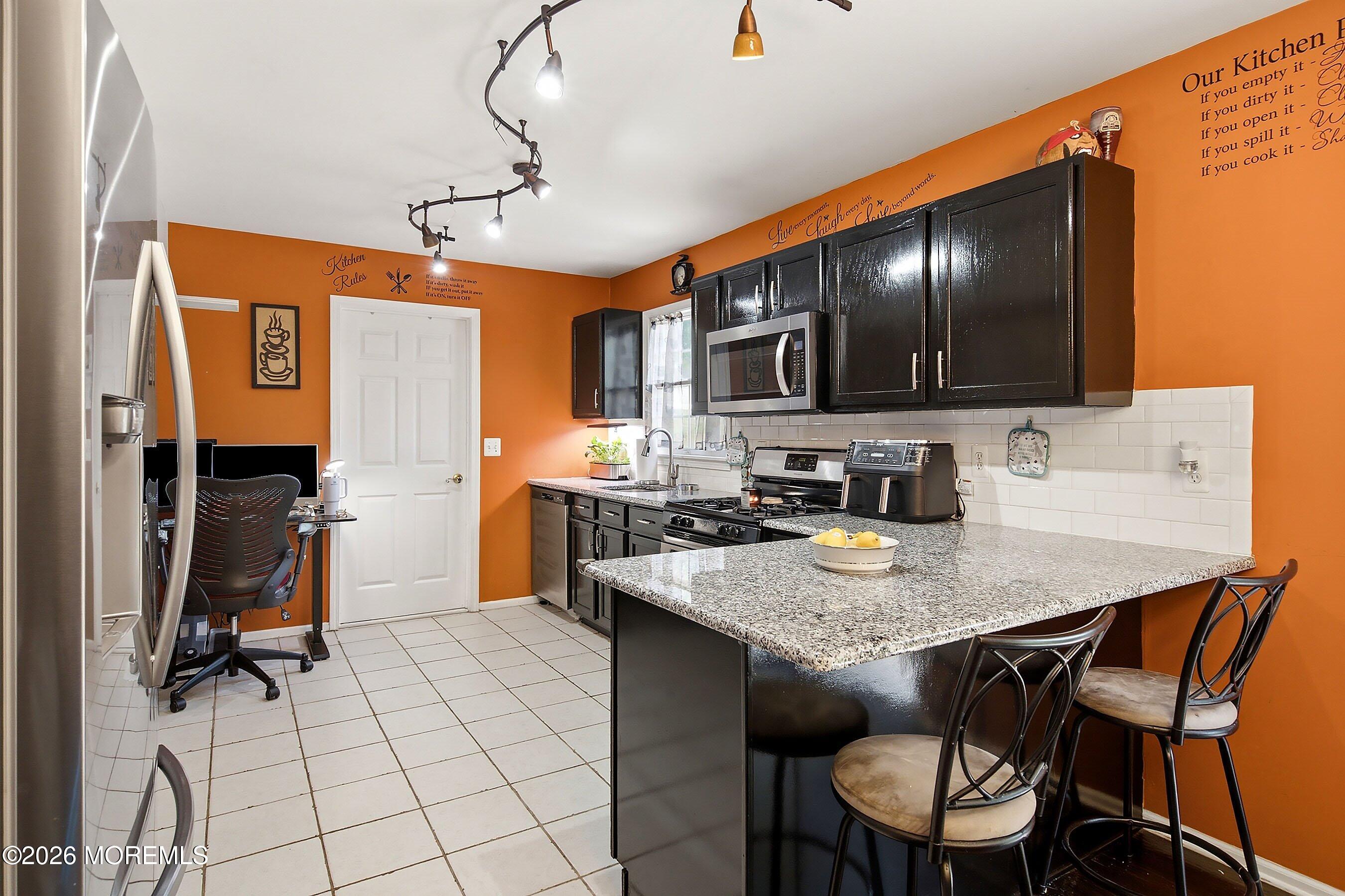 124 Yeoman Road Manahawkin, NJ 08050 - Photo 8 of 24 10-Kitchen 1A