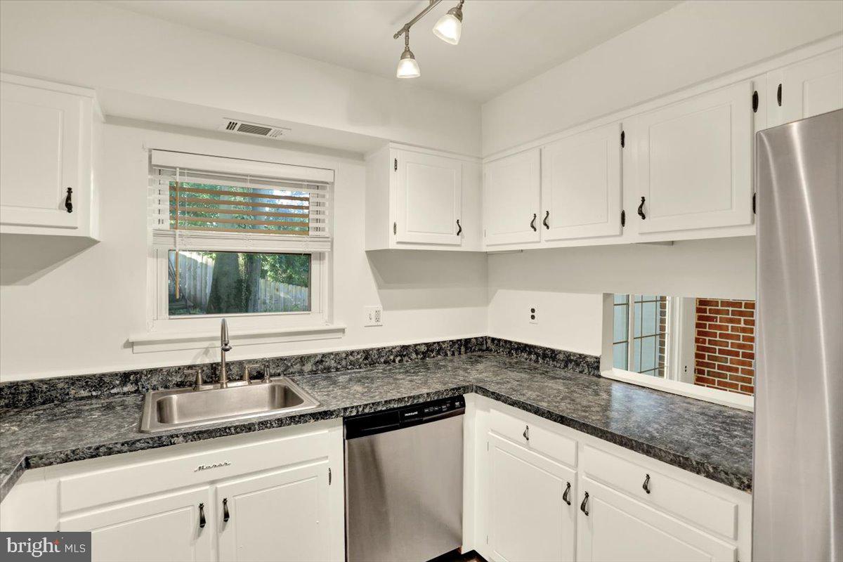 823 Rabbit Lane Reading, PA 19606 - Photo 12 of 27 Gallery Image 12
