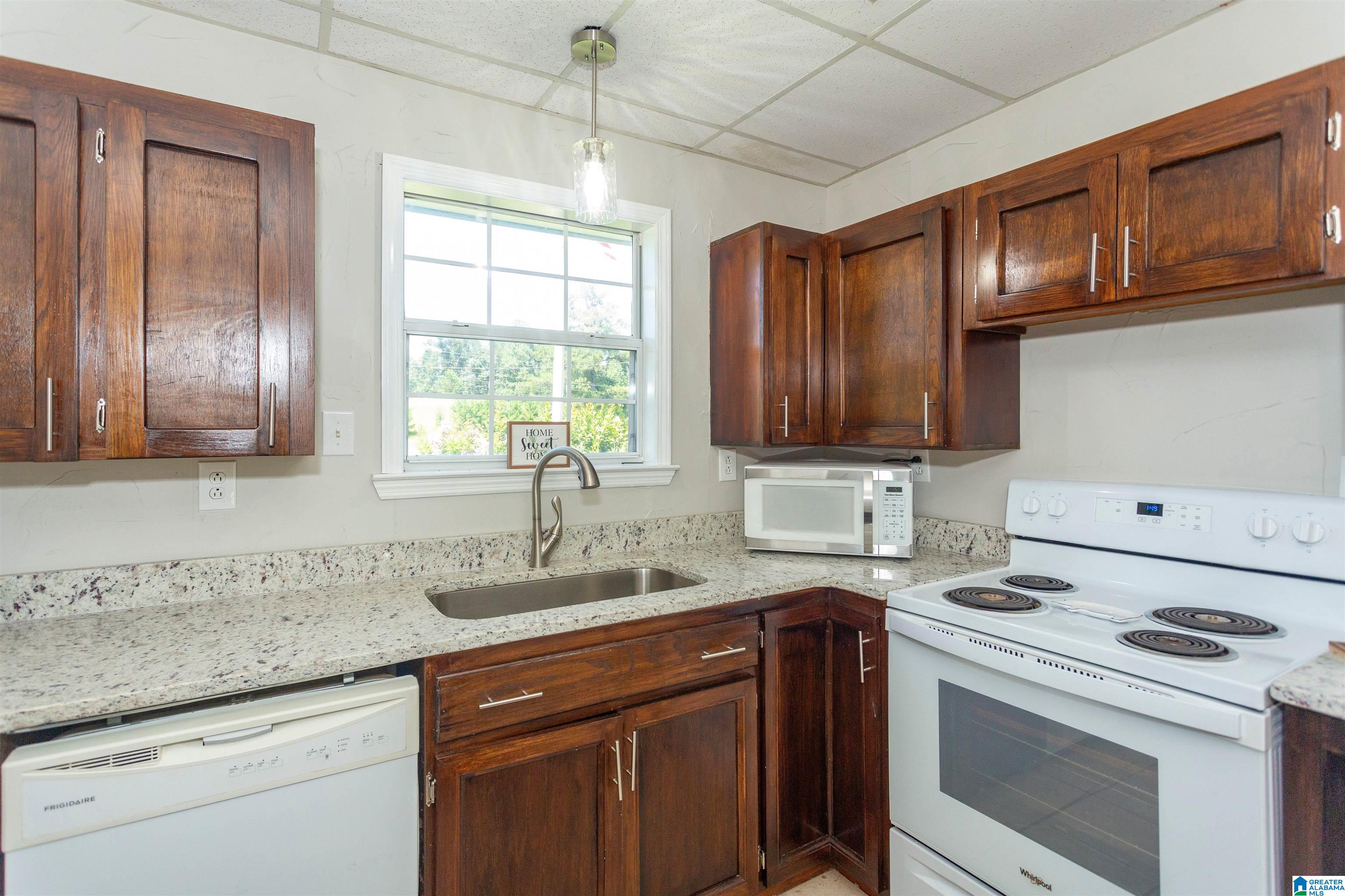 1040 Justice Road Warrior, AL 35180 - Photo 14 of 25