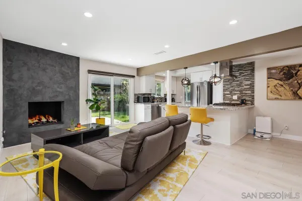 $3,975 | 1516 Encino Avenue, Unit B, Monrovia, CA 91016