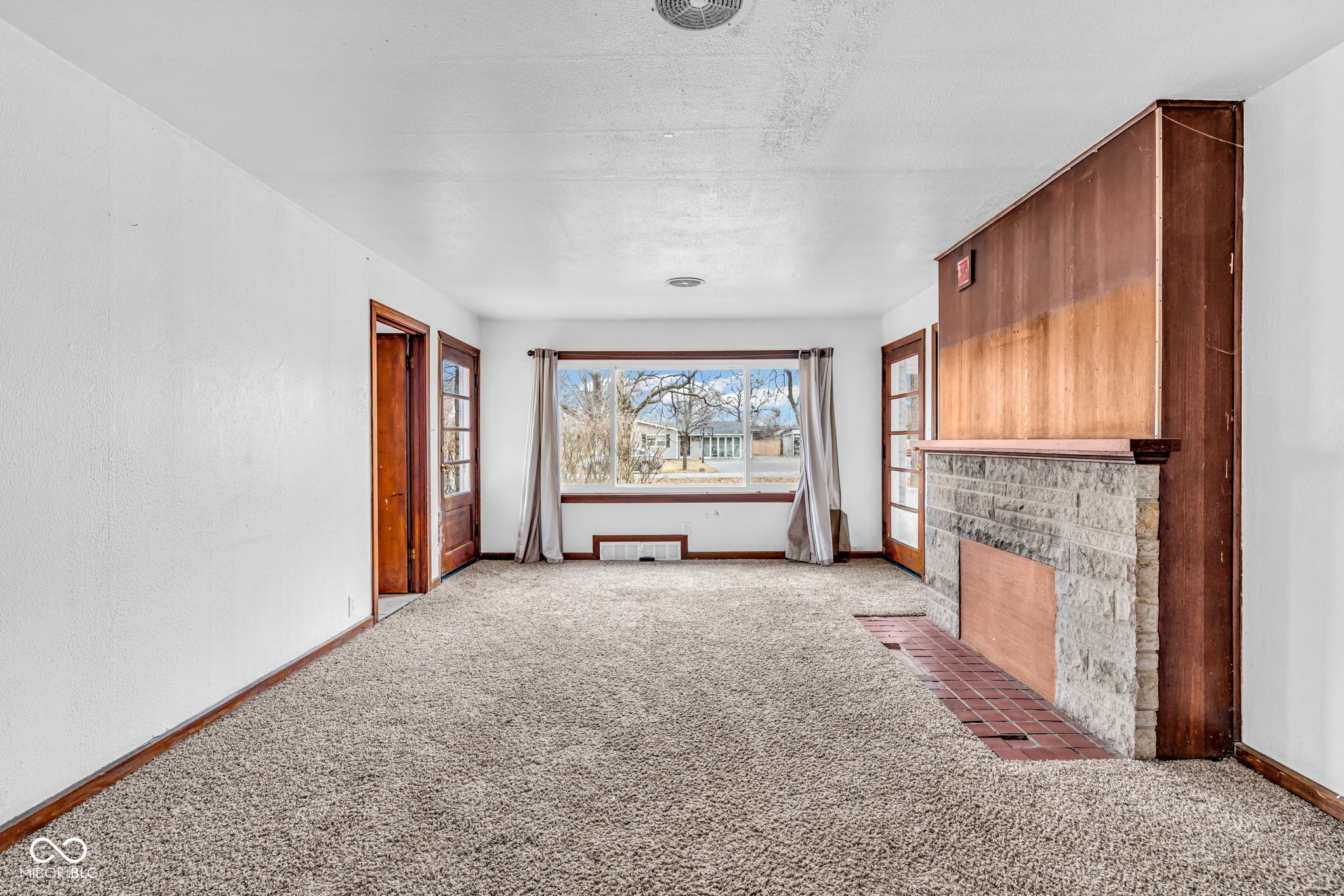 333 Maxwell Road Indianapolis, IN 46217 - Photo 4 of 16