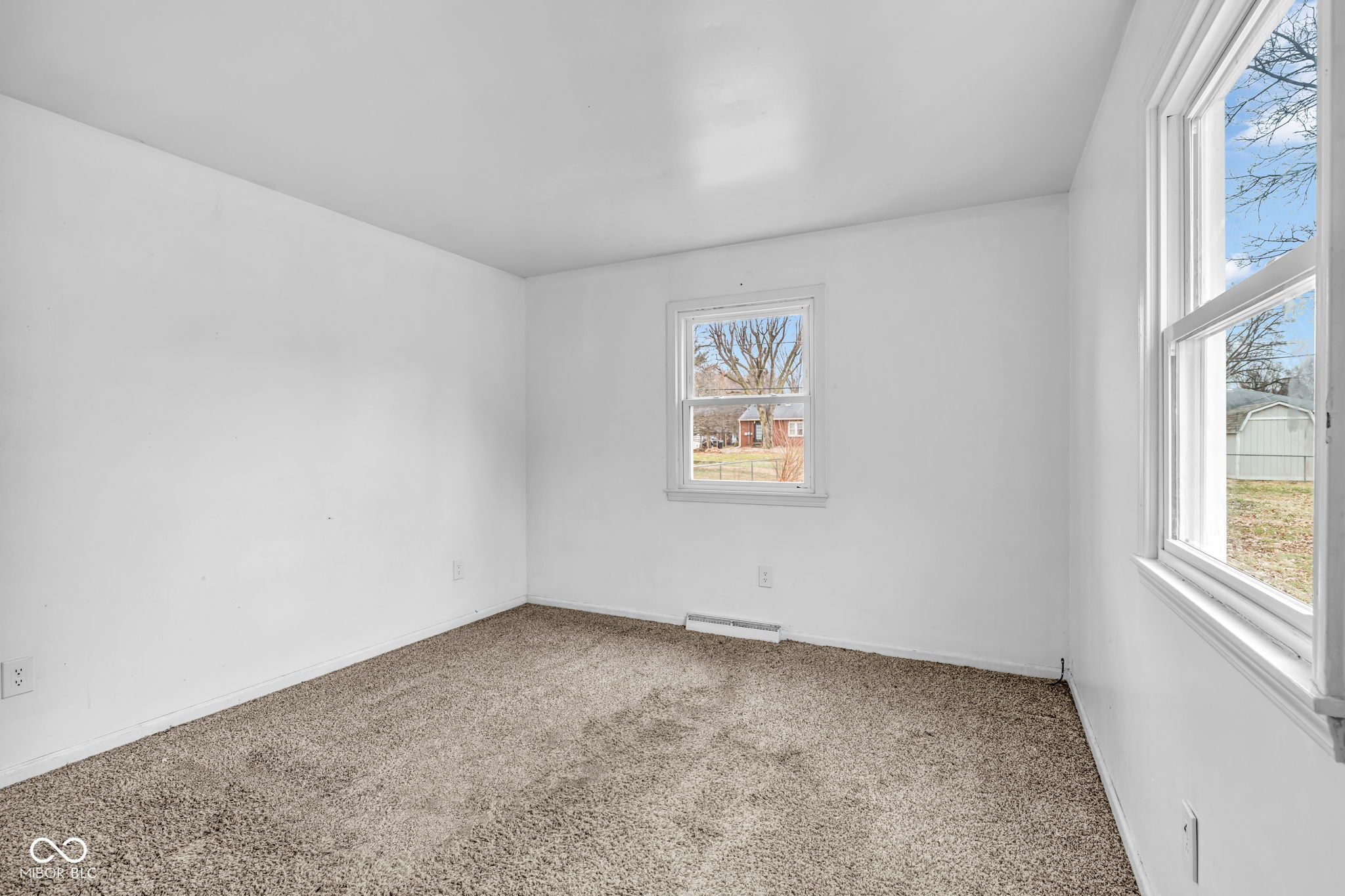 333 Maxwell Road Indianapolis, IN 46217 - Photo 6 of 16