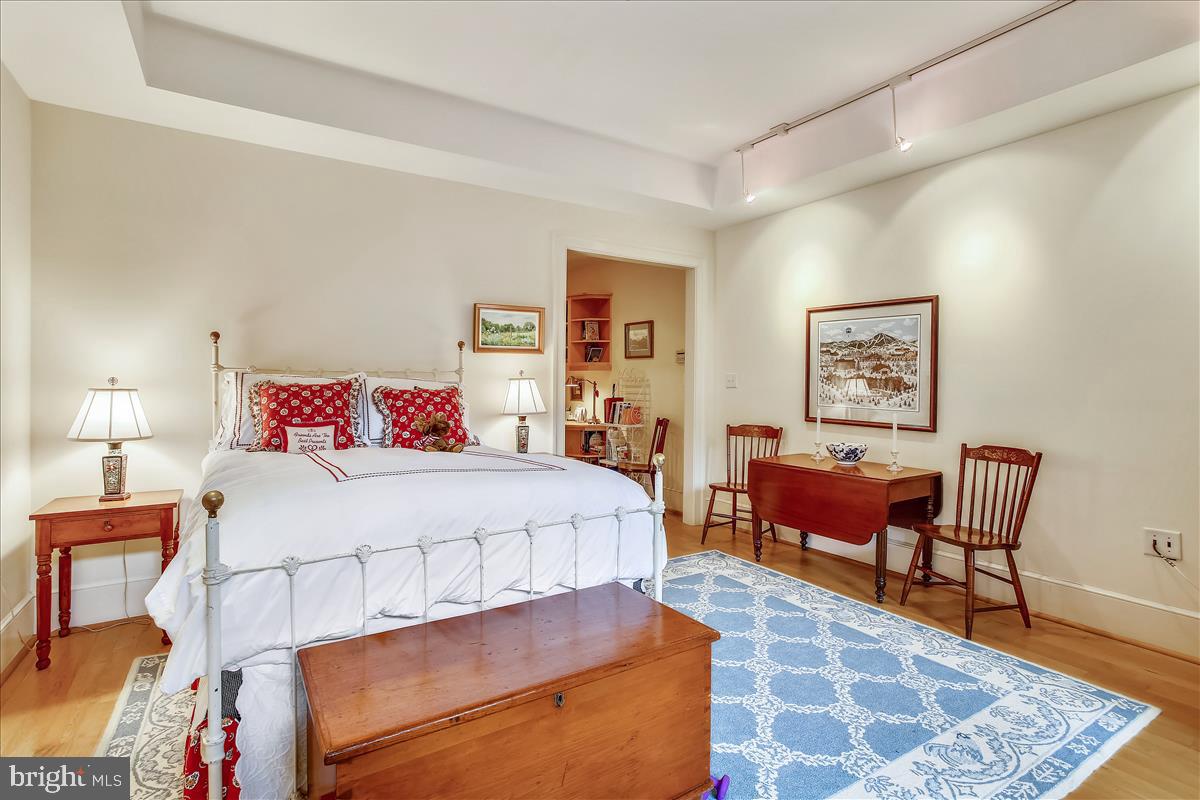 1433 R Street Northwest, Unit 1 Washington, DC 20009 - Photo 22 of 35 Primary bedroom