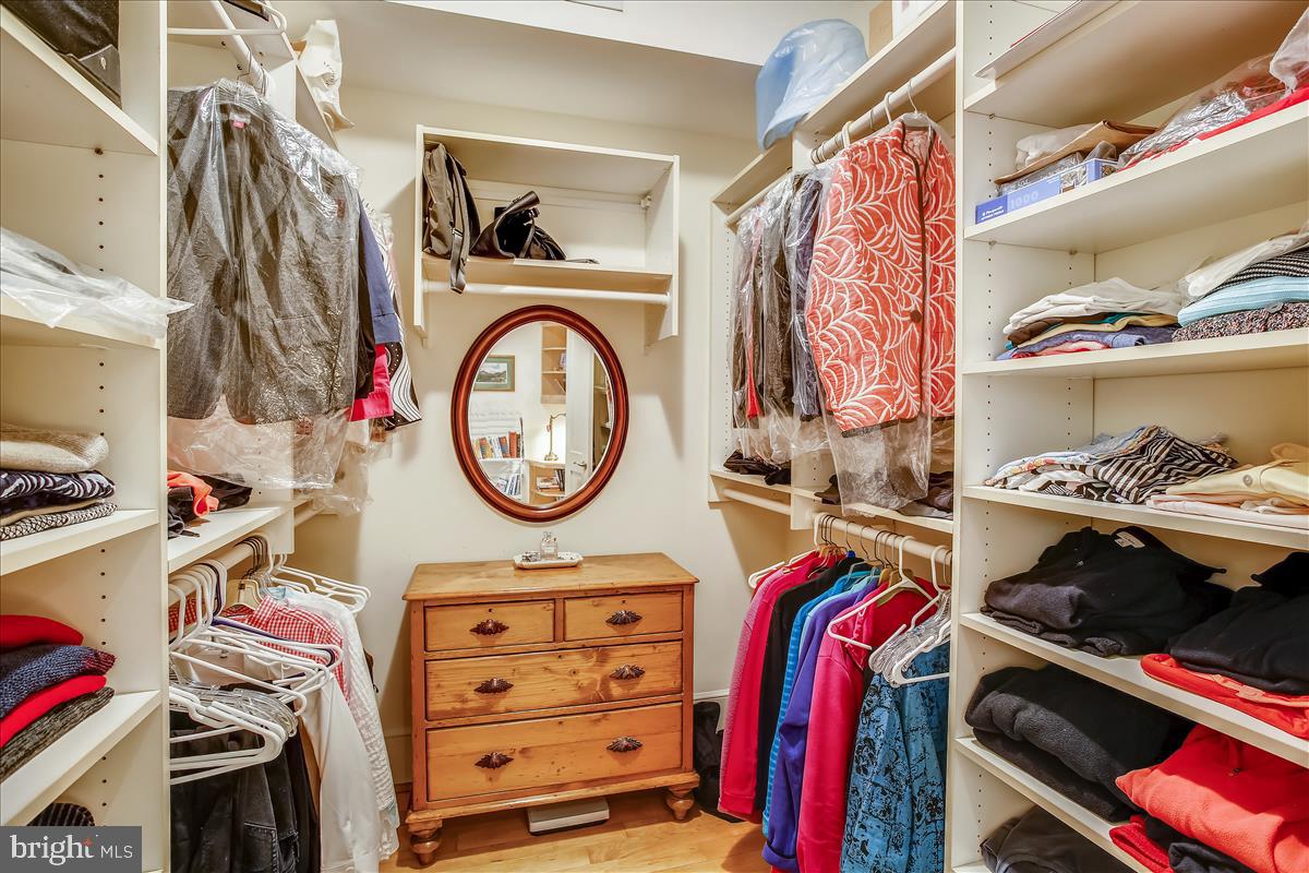 1433 R Street Northwest, Unit 1 Washington, DC 20009 - Photo 25 of 35 Primary bedroom suite walk-in closet