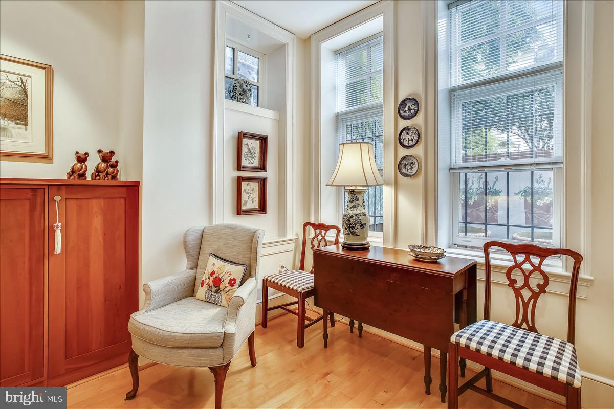 1433 R Street Northwest, Unit 1 Washington, DC 20009 - Photo 7 of 35 Living room bay window