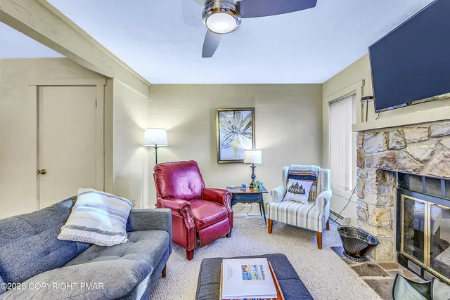 $222,900 | 188 Snow Ridge Cir Lake, Lake Harmony, PA 18624