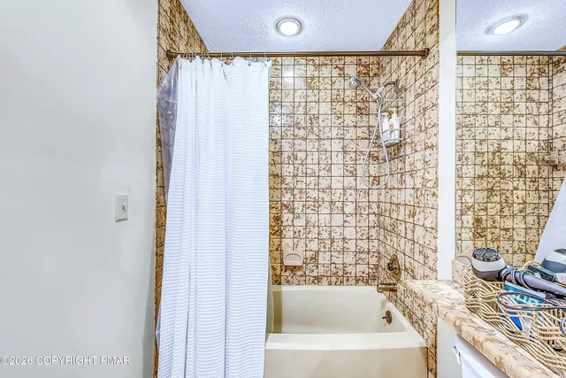 $222,900 | 188 Snow Ridge Cir Lake, Lake Harmony, PA 18624