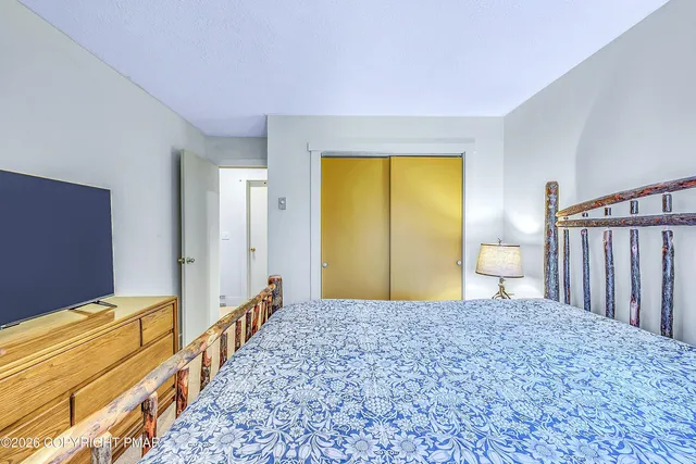 $222,900 | 188 Snow Ridge Cir Lake, Lake Harmony, PA 18624