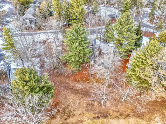 $222,900 | 188 Snow Ridge Cir Lake, Lake Harmony, PA 18624