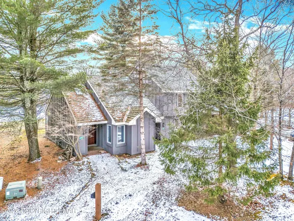 $217,900 | 188 Snow Ridge Cir Lake, Lake Harmony, PA 18624