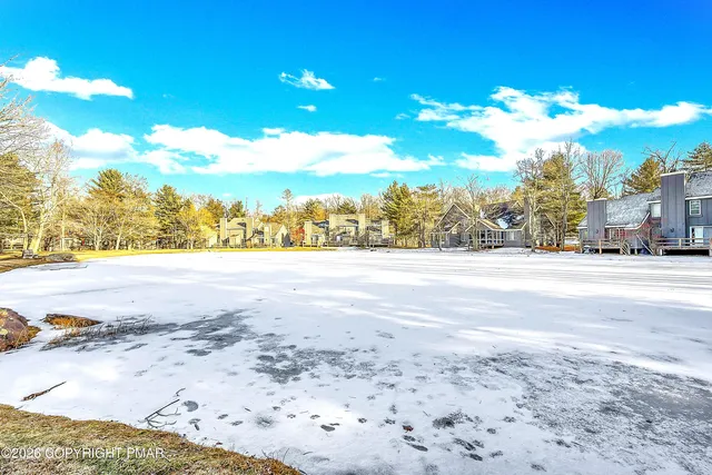 $222,900 | 188 Snow Ridge Cir Lake, Lake Harmony, PA 18624