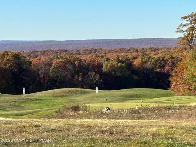 $222,900 | 188 Snow Ridge Cir Lake, Lake Harmony, PA 18624