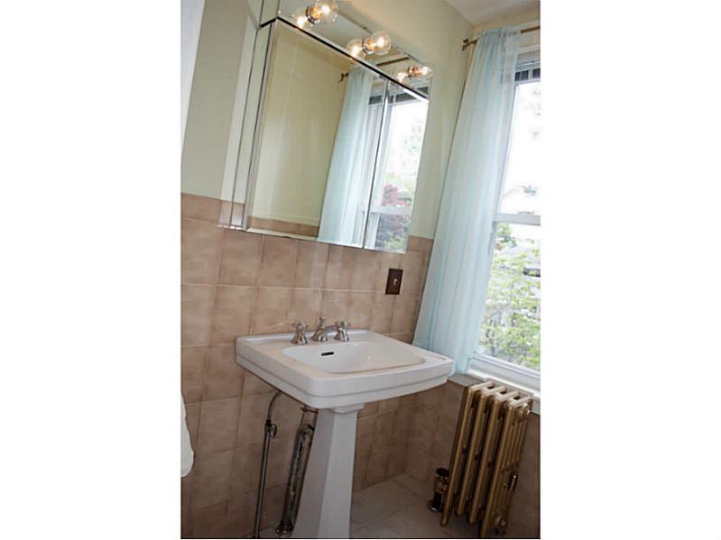 106 Overhill Road Providence, RI 02906 - Photo 19 of 25 Bathroom.