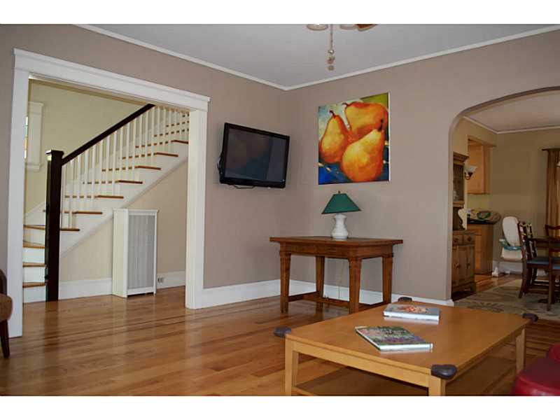 106 Overhill Road Providence, RI 02906 - Photo 7 of 25 Living Room.