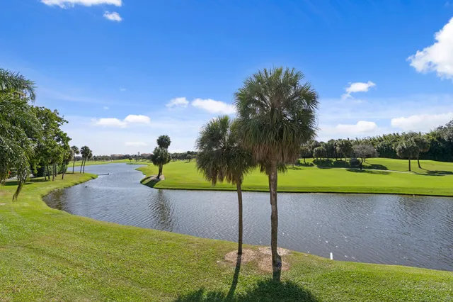 $549,000 | 2435 Presidential Way, Unit E, West Palm Beach, FL 33401