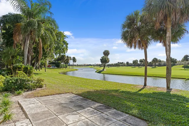 $549,000 | 2435 Presidential Way, Unit E, West Palm Beach, FL 33401