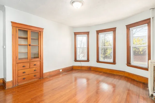 $2,350 | 14 Perkins Street, Unit 2, Worcester, MA 01605