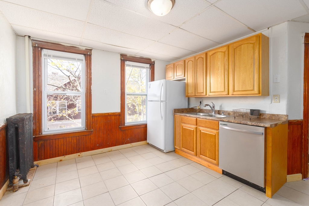 14 Perkins Street, Unit 2 Worcester, MA 01605 - Photo 5 of 23