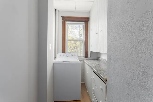 $2,350 | 14 Perkins Street, Unit 2, Worcester, MA 01605