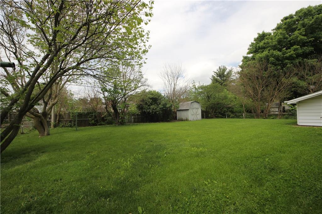 176 North Post Road Indianapolis, IN 46219 - Photo 2 of 15 Gallery Image 2