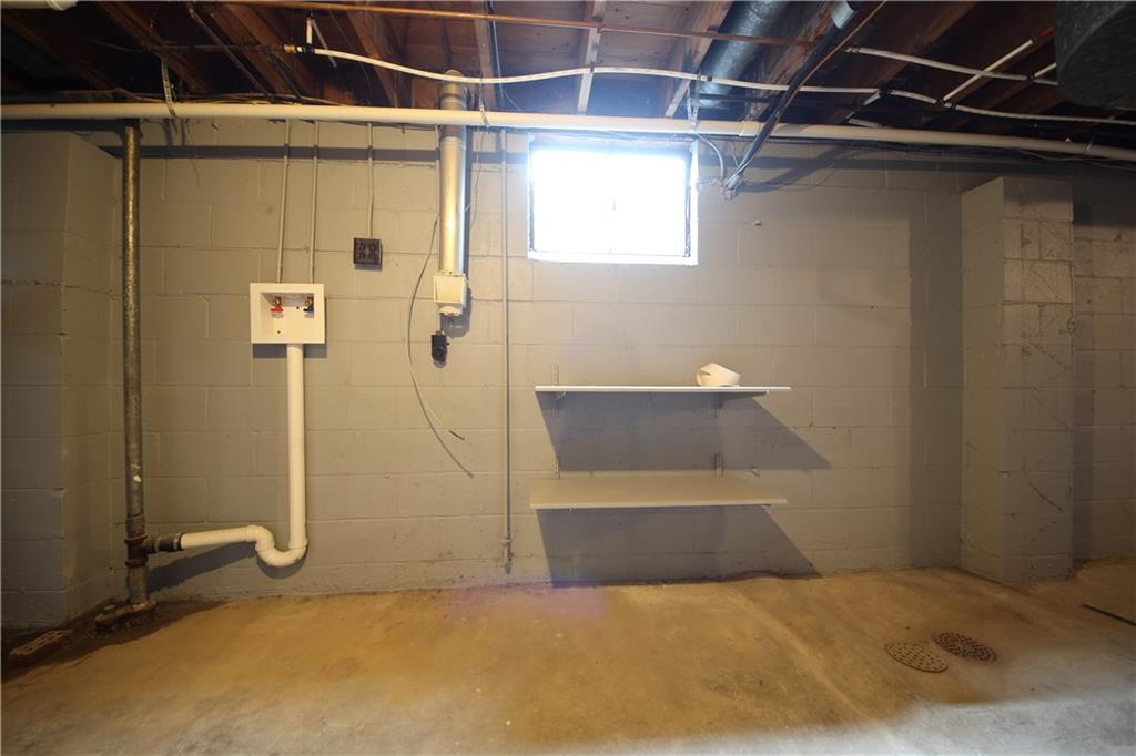 176 North Post Road Indianapolis, IN 46219 - Photo 12 of 15 Gallery Image 12