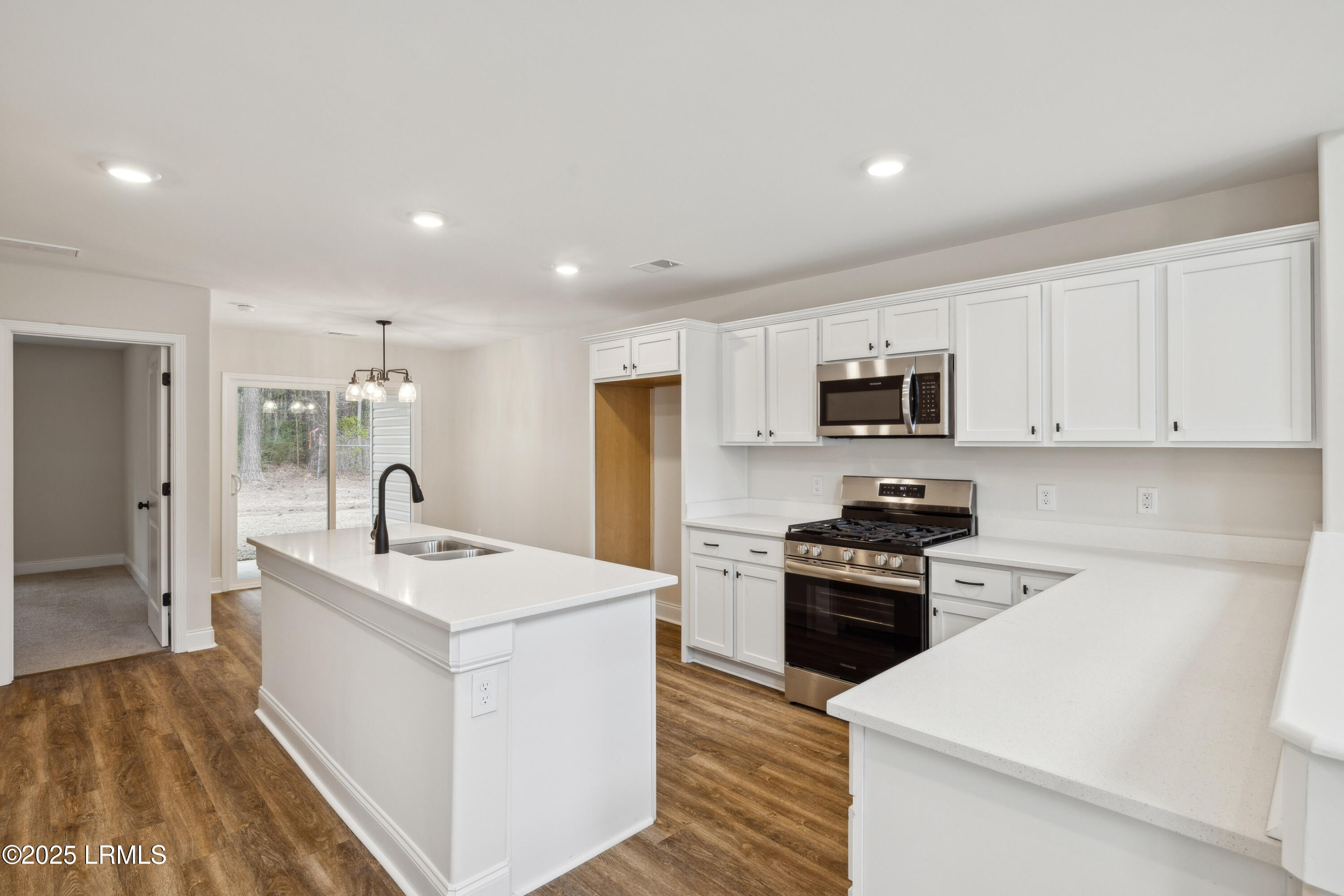 238 Royal Road Hardeeville, SC 29927 - Photo 10 of 40 238RoyalRoad-IslandHouseMedia-0029