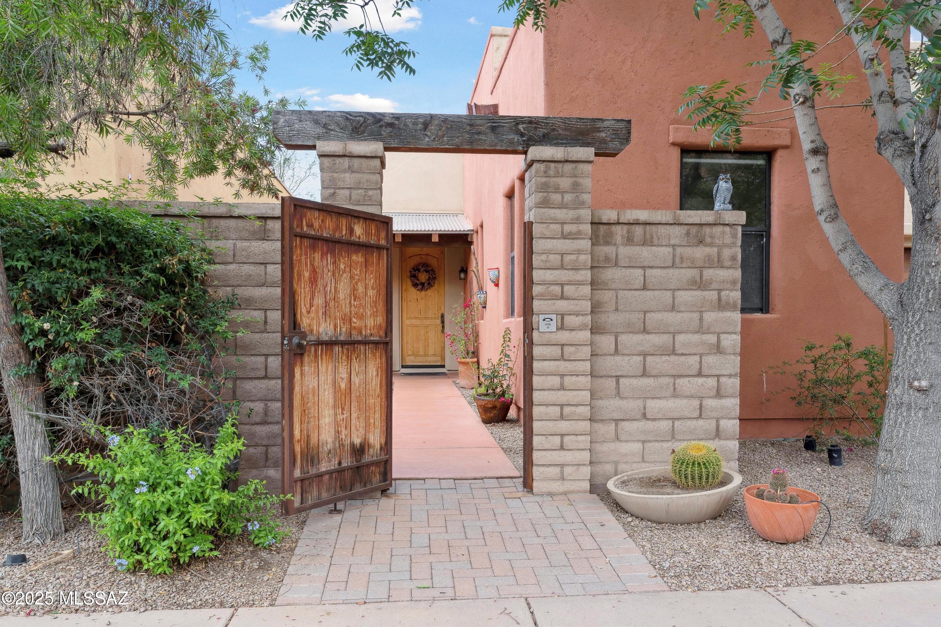385 East Cedarvale Road Tucson, AZ 85704 - Photo 1 of 30