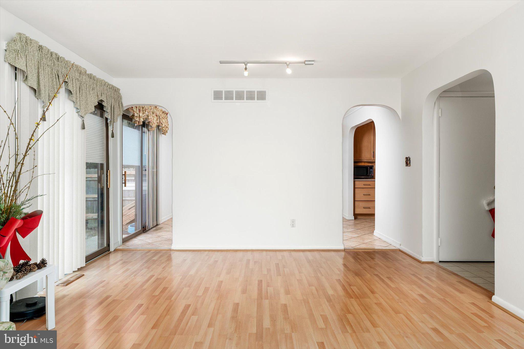 29 Pennington Road East Windsor, NJ 08520 - Photo 7 of 28 Gallery Image 7
