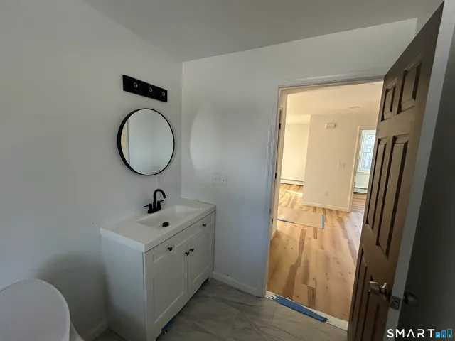 $2,700 | 95 Cedar Street, Unit 2, Manchester, CT 06040