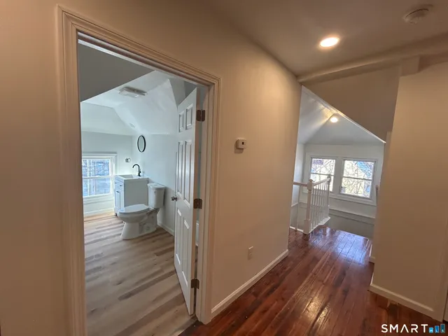 $2,700 | 95 Cedar Street, Unit 2, Manchester, CT 06040