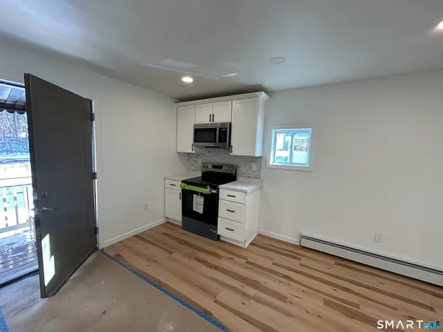 $2,700 | 95 Cedar Street, Unit 2, Manchester, CT 06040