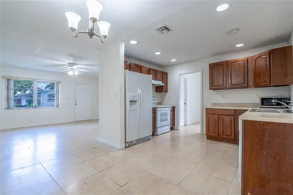 $2,450 | 6680 Northwest 16th Street, Margate, FL 33063