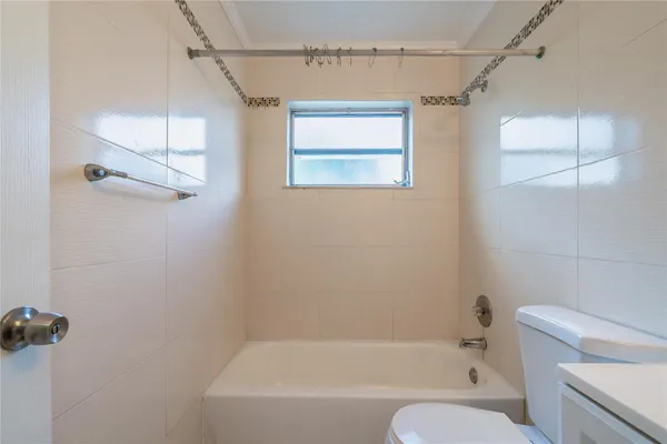 $2,450 | 6680 Northwest 16th Street, Margate, FL 33063