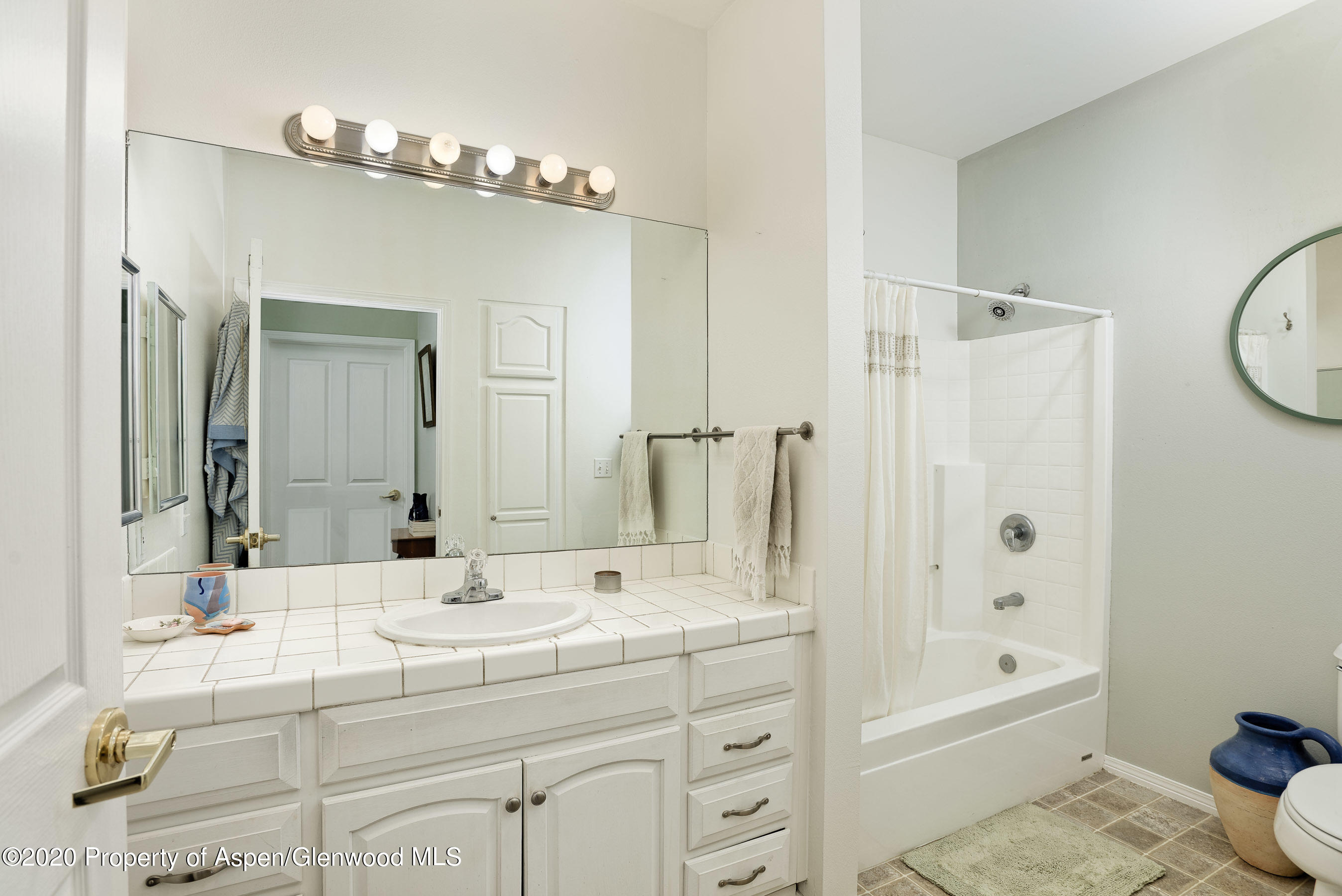 1400 East Valley Road, Unit 112 Basalt, CO 81621 - Photo 12 of 19 1400EValleyRd#112_DASH_20121803