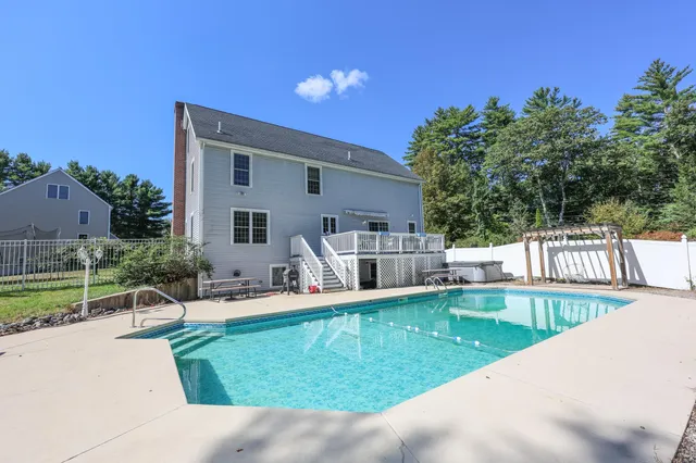 $695,000 | 82 Hansonville Road, Rochester, NH 03839