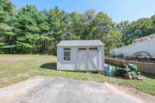 $695,000 | 82 Hansonville Road, Rochester, NH 03839