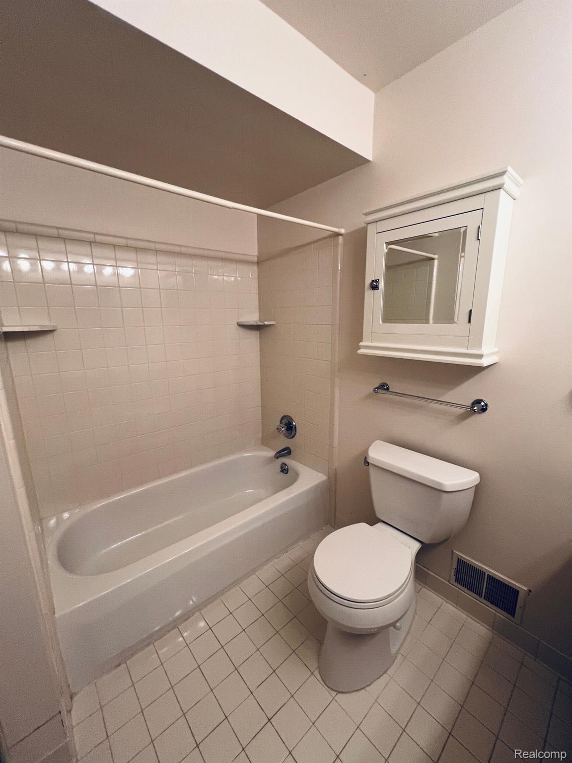 45360 Inverness Circle Macomb, MI 48044 - Photo 40 of 57 Gallery Image 40