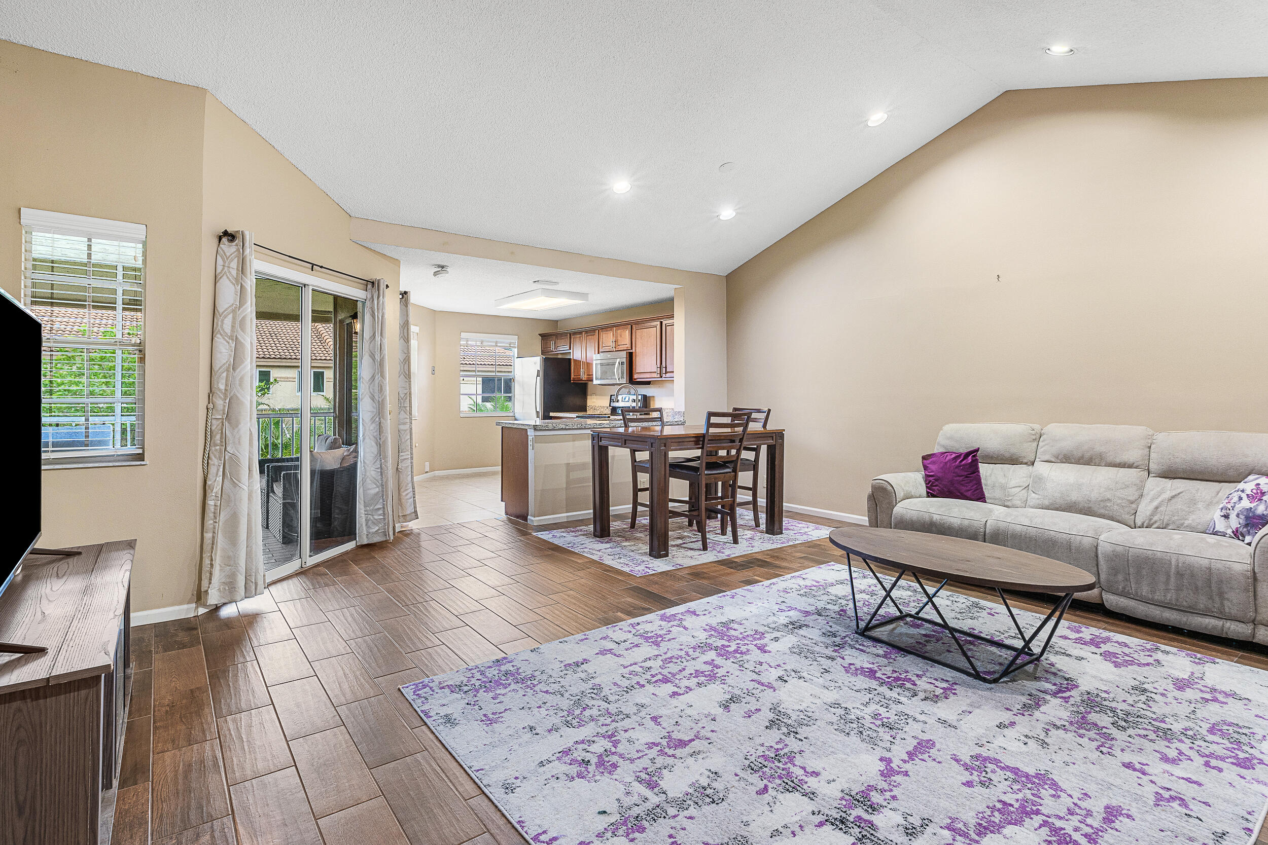 6626 Via Regina Boca Raton, FL 33433 - Photo 3 of 28 Living/Dining