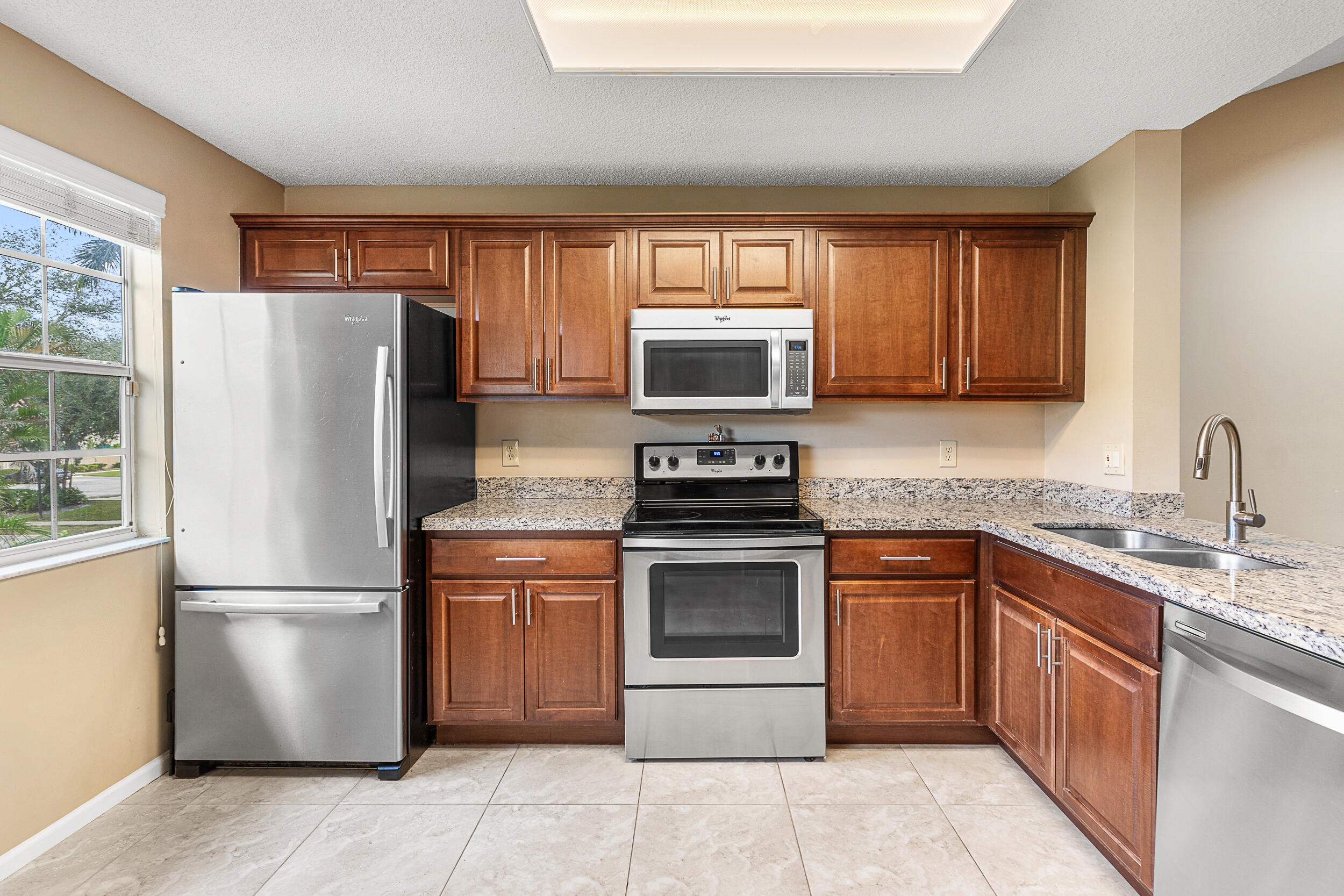 6626 Via Regina Boca Raton, FL 33433 - Photo 9 of 28 Kitchen