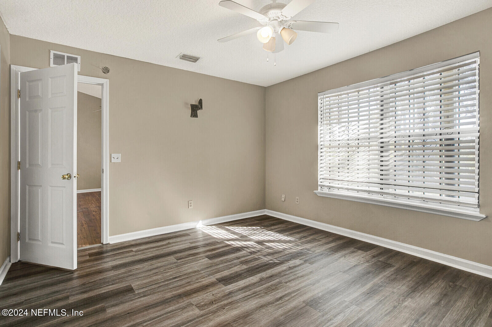 4224 Harbor View Drive Jacksonville, FL 32208 - Photo 10 of 27 06_IMG_0096_mls