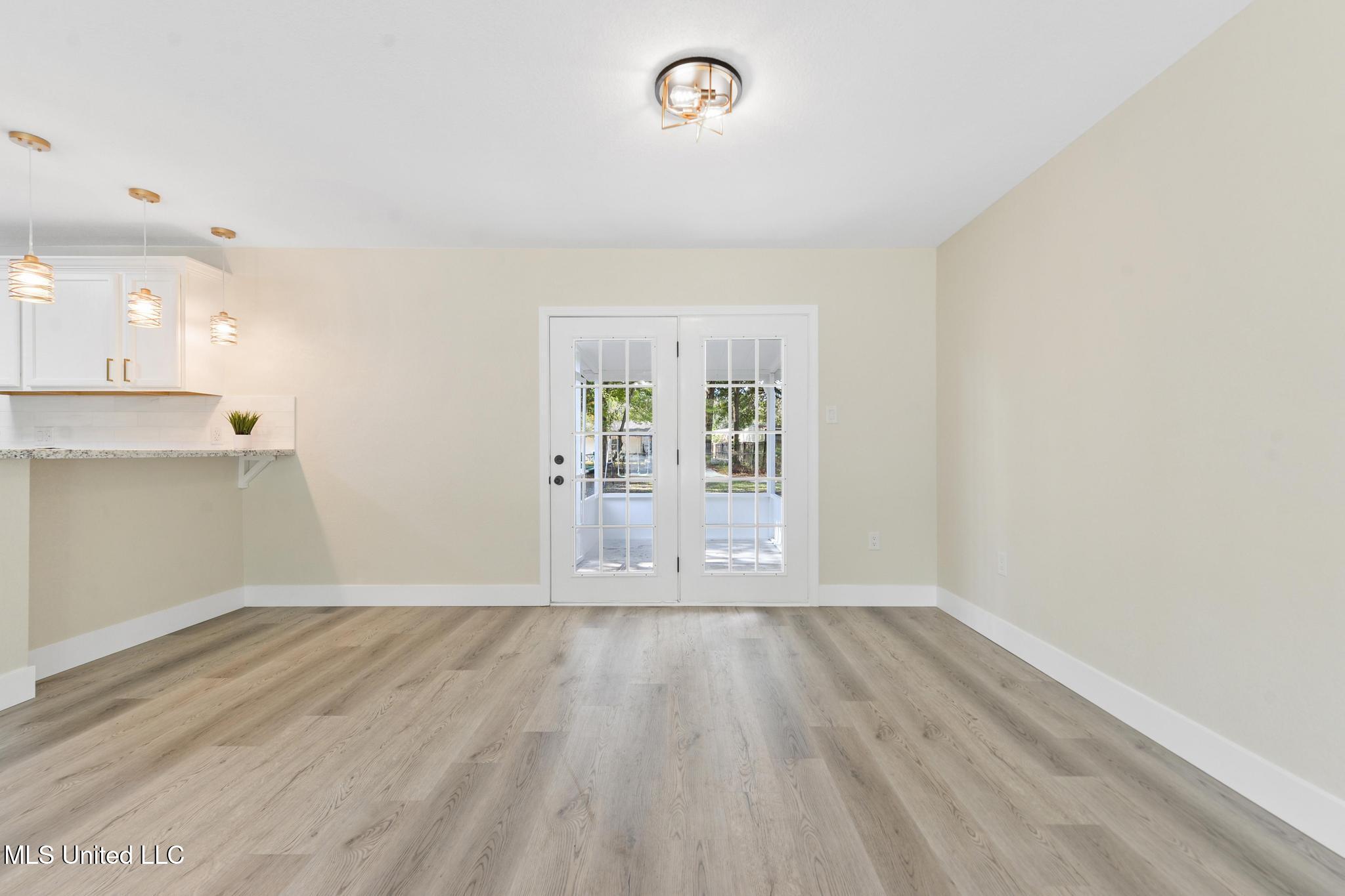 2617 State Street Gautier, MS 39553 - Photo 11 of 25 010