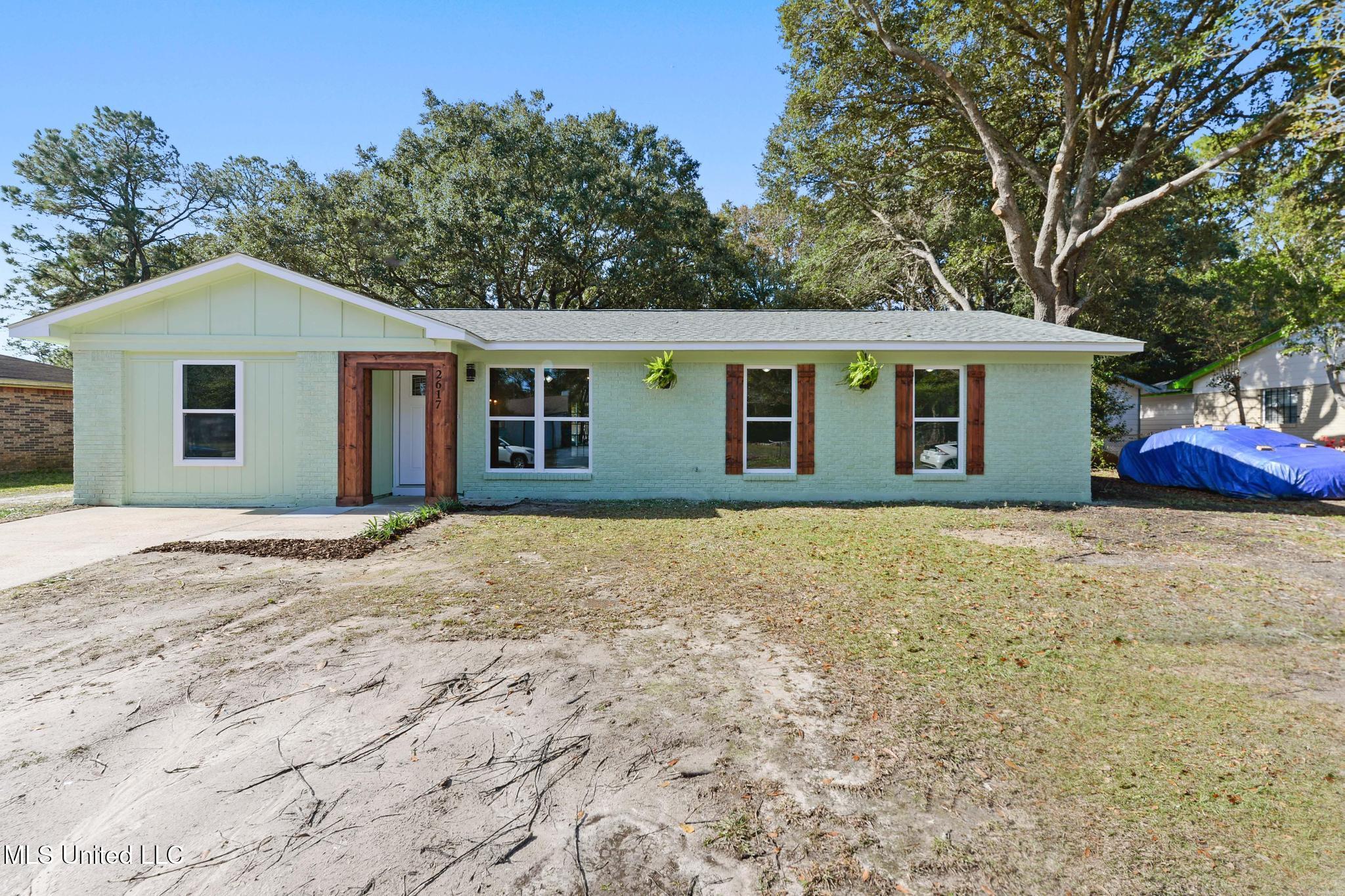 2617 State Street Gautier, MS 39553 - Photo 2 of 25 001