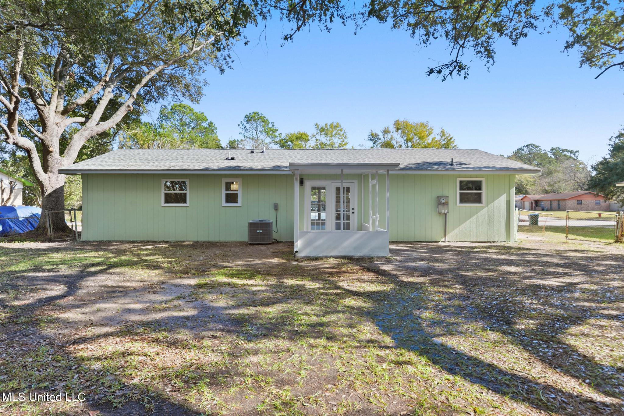2617 State Street Gautier, MS 39553 - Photo 24 of 25 023