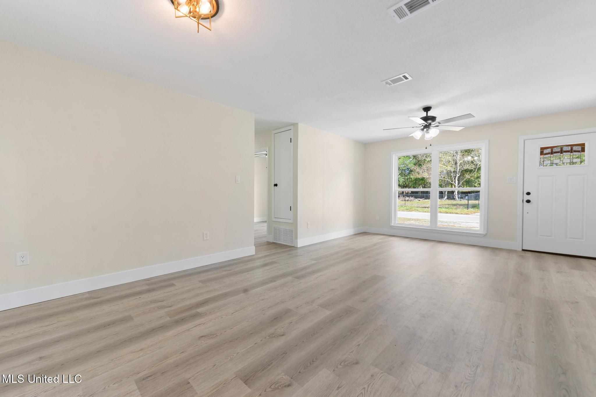 2617 State Street Gautier, MS 39553 - Photo 7 of 25 006