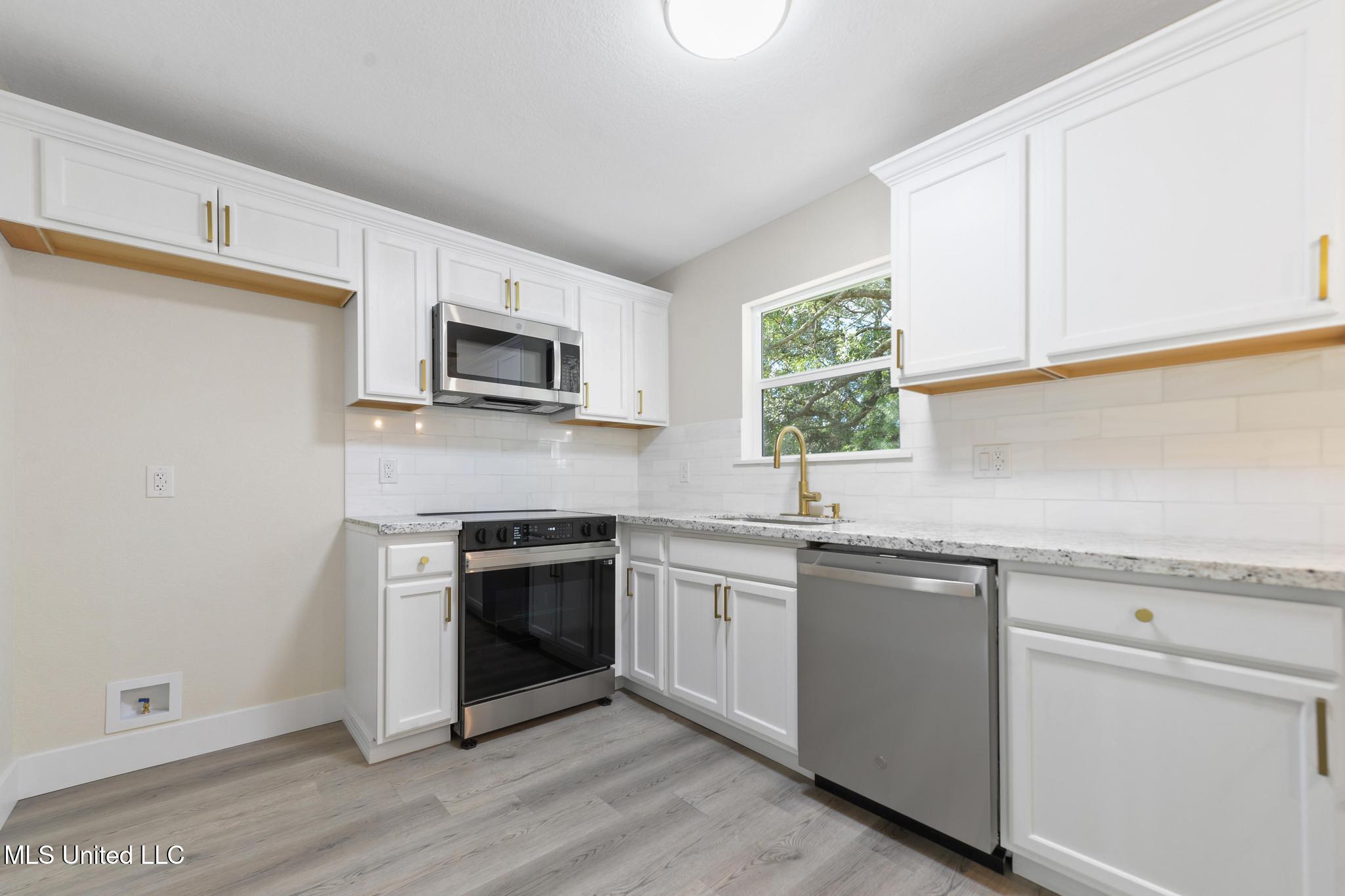 2617 State Street Gautier, MS 39553 - Photo 9 of 25 008