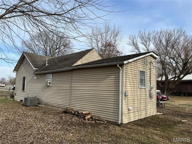 $64,900 | 300 East 3rd S Street, Mount Olive, IL 62069