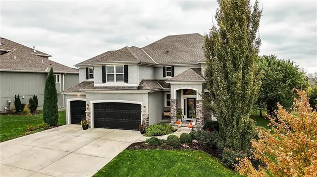 $825,000 | 25143 West 114th Court, Olathe, KS 66061